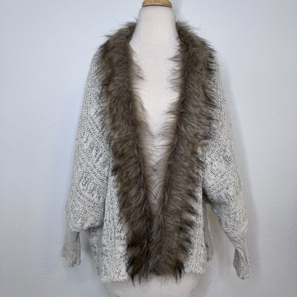 On Blue Sweaters - Womens Open Sweater Cardigan Size 1X Gray Ivory Cable Knit Boho Faux Fur Rodeo